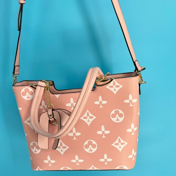 Elegant Pink Designer Women's Bag Set - Picture 8 of 13